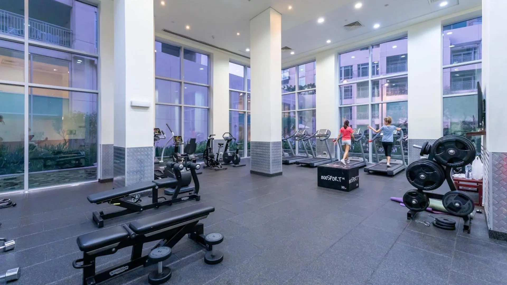 Stylish 1 Bedroom - Burj Khalifa View- 5Mn Walk To Dubai Mall-Apartment In Burj Views Tower Apartment