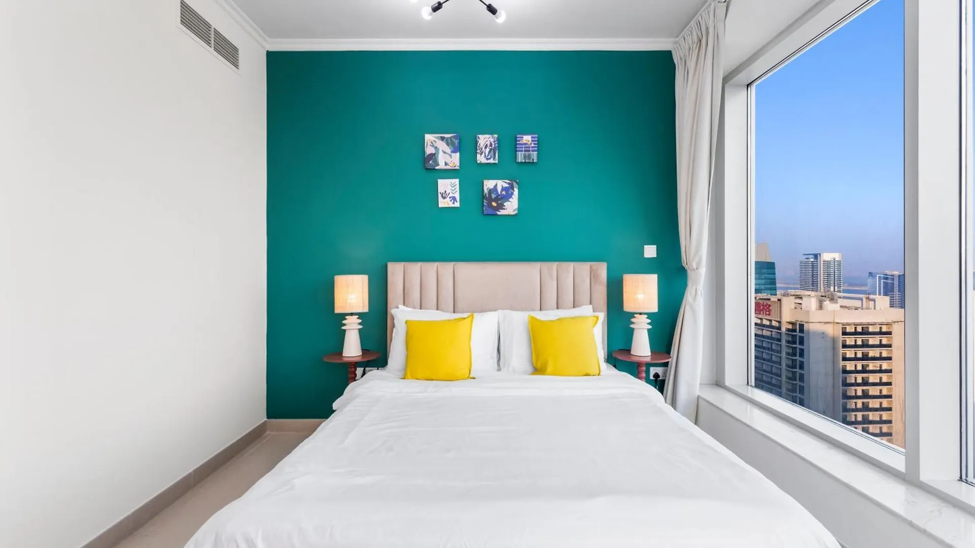 Apartment Stylish 1 Bedroom - Burj Khalifa View- 5Mn Walk To Dubai Mall-Apartment In Burj Views Tower