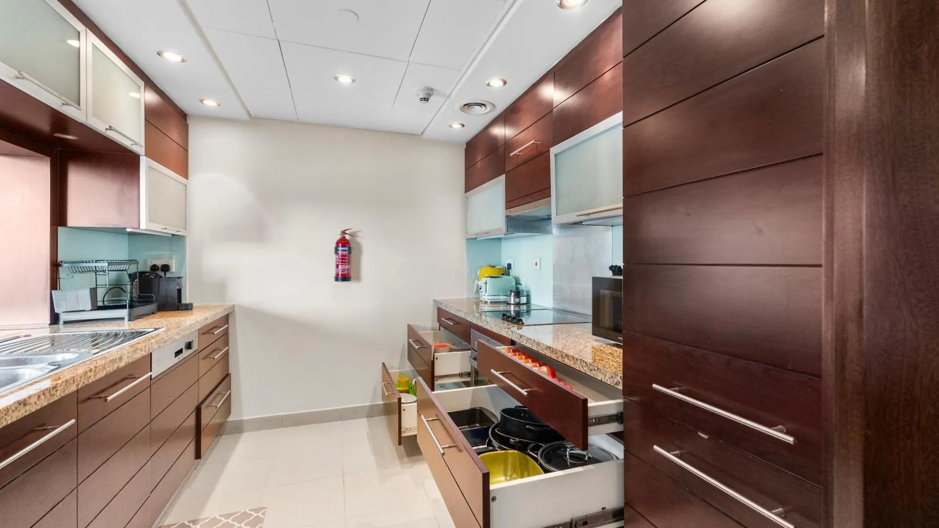 Stylish 1 Bedroom - Burj Khalifa View- 5Mn Walk To Dubai Mall-Apartment In Burj Views Tower 0*,  United Arab Emirates