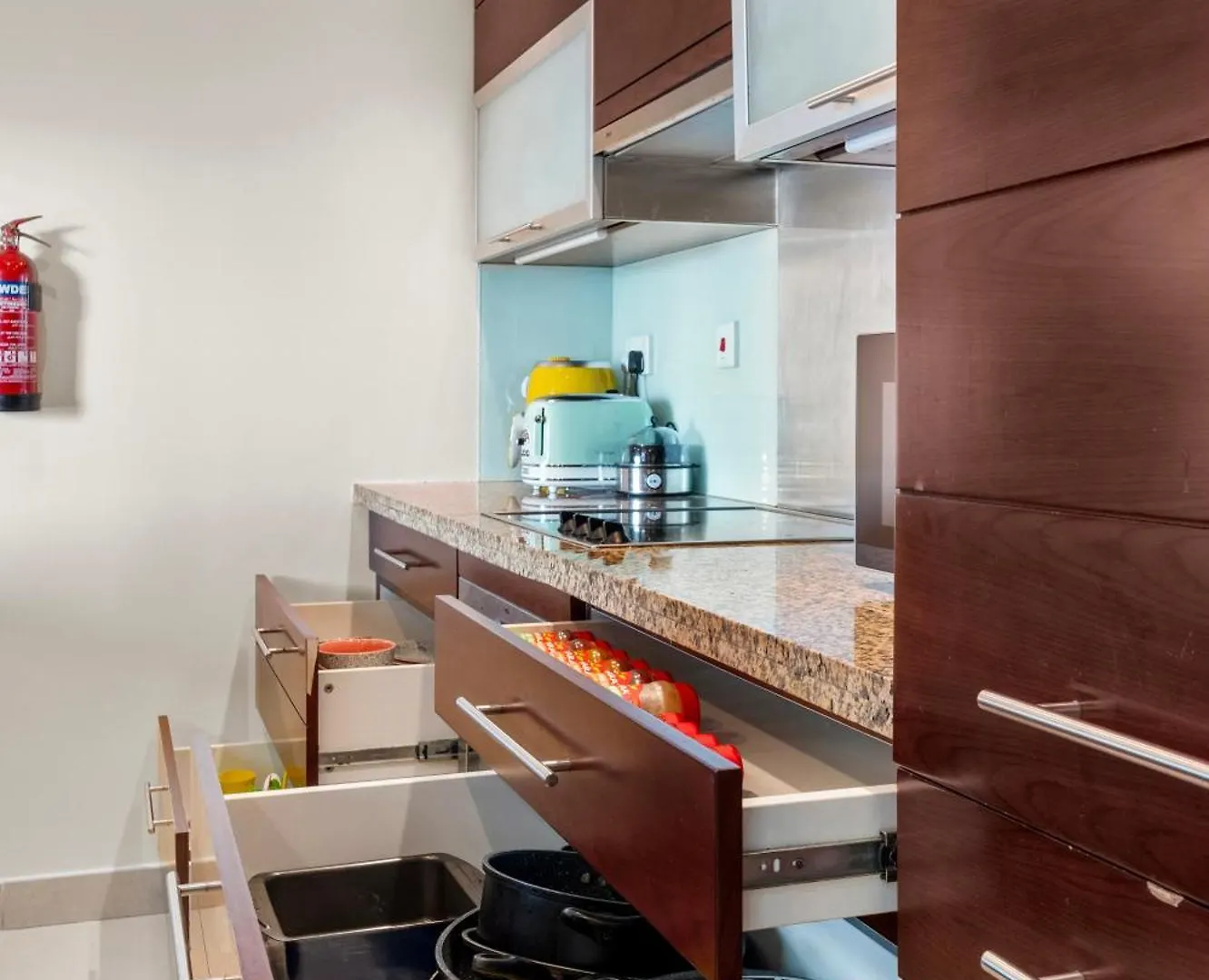Apartment Stylish 1 Bedroom - Burj Khalifa View- 5Mn Walk To Dubai Mall-Apartment In Burj Views Tower